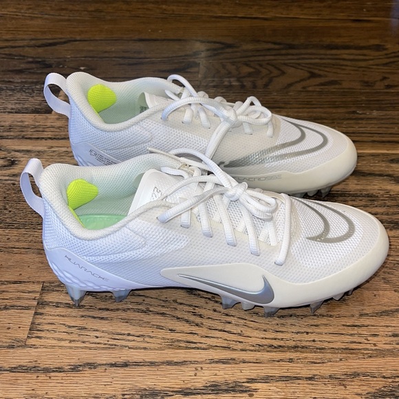 Womens Nike Athletic Shoes - Picture 4 of 5